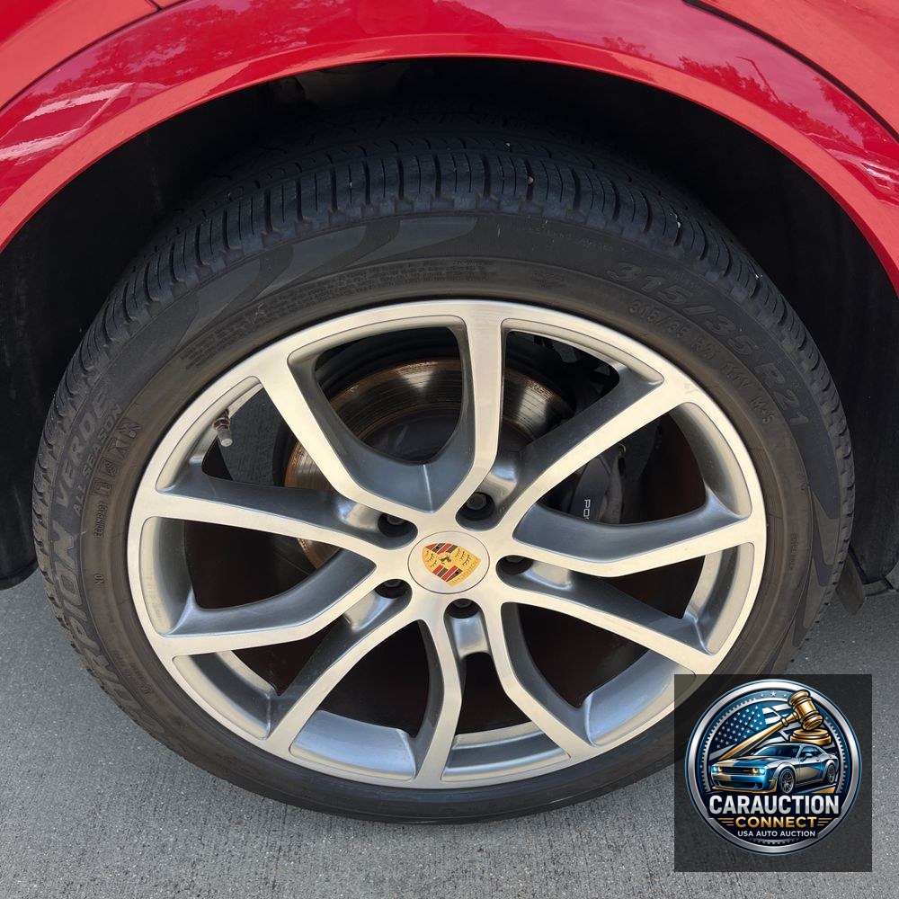 2022 Porsche Cayenne Base