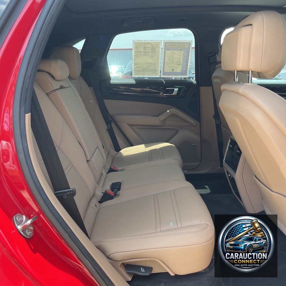 2022 Porsche Cayenne Base