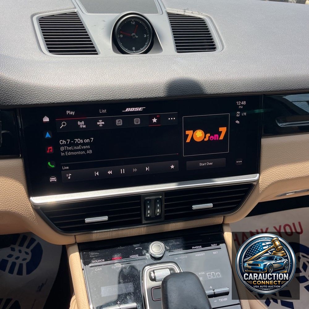 2022 Porsche Cayenne Base