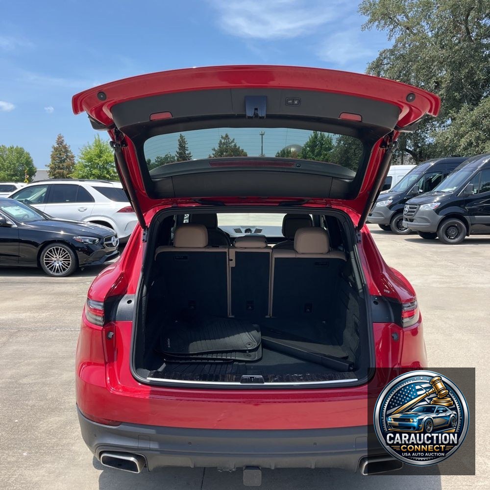 2022 Porsche Cayenne Base