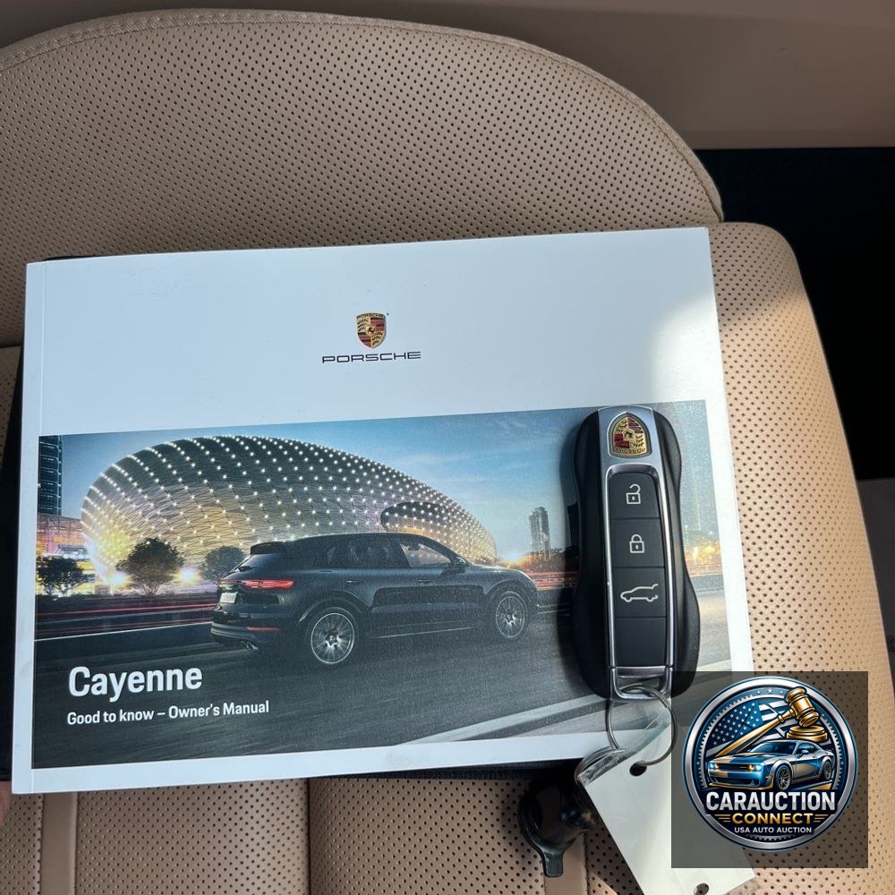 2022 Porsche Cayenne Base