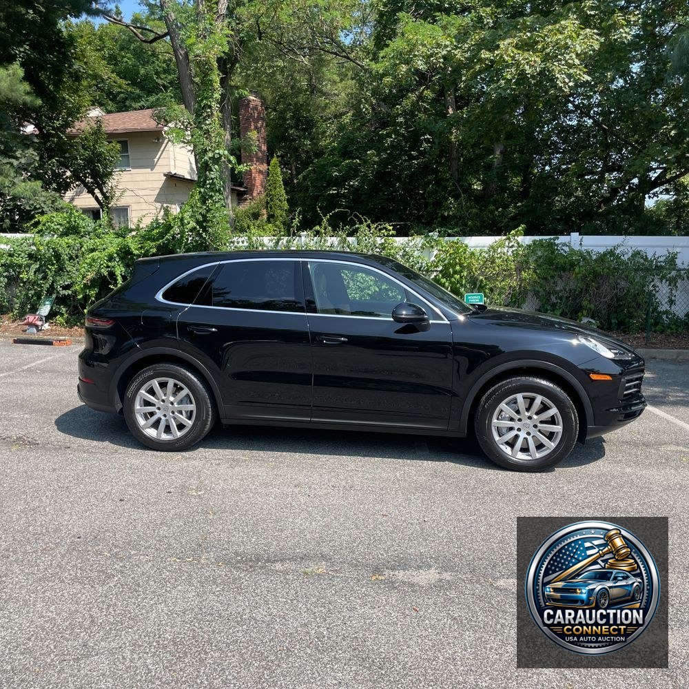 2022 Porsche Cayenne Base