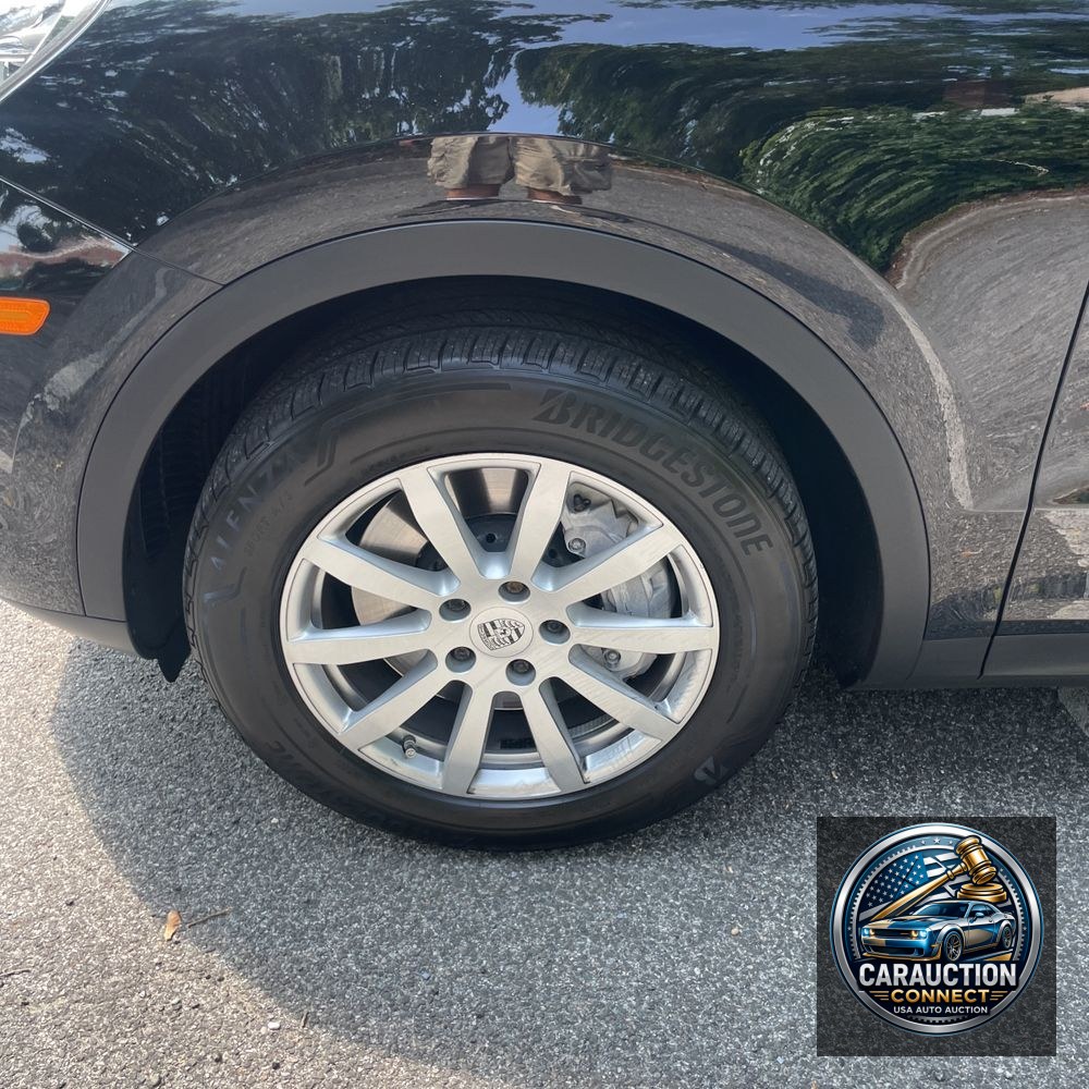 2022 Porsche Cayenne Base