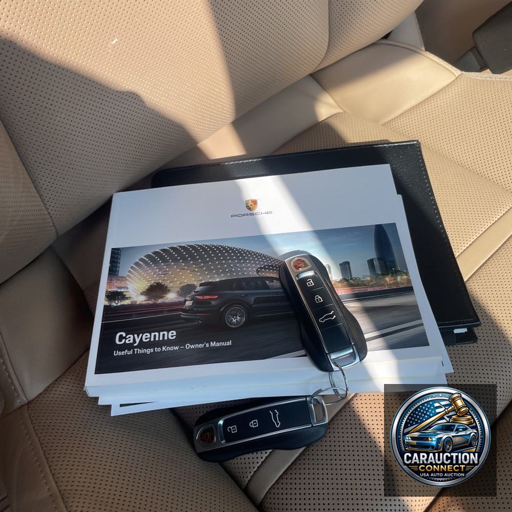 2022 Porsche Cayenne Base