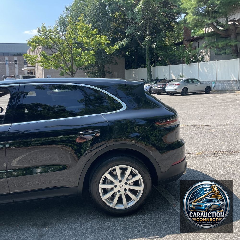 2022 Porsche Cayenne Base