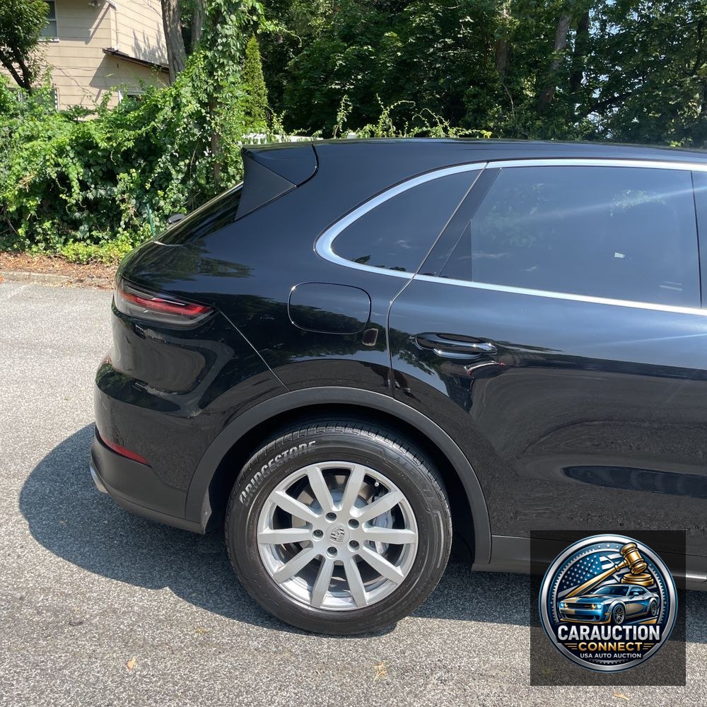 2022 Porsche Cayenne Base