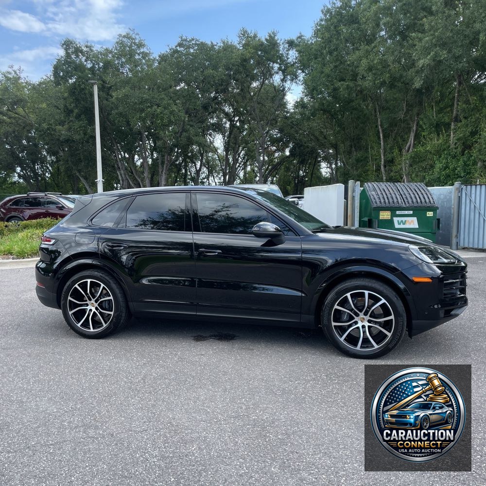 2024 Porsche Cayenne Base