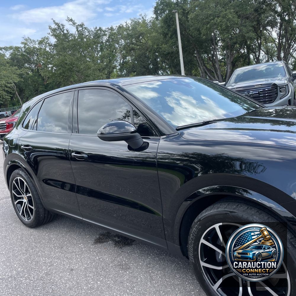 2024 Porsche Cayenne Base