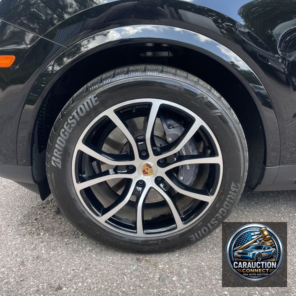 2024 Porsche Cayenne Base