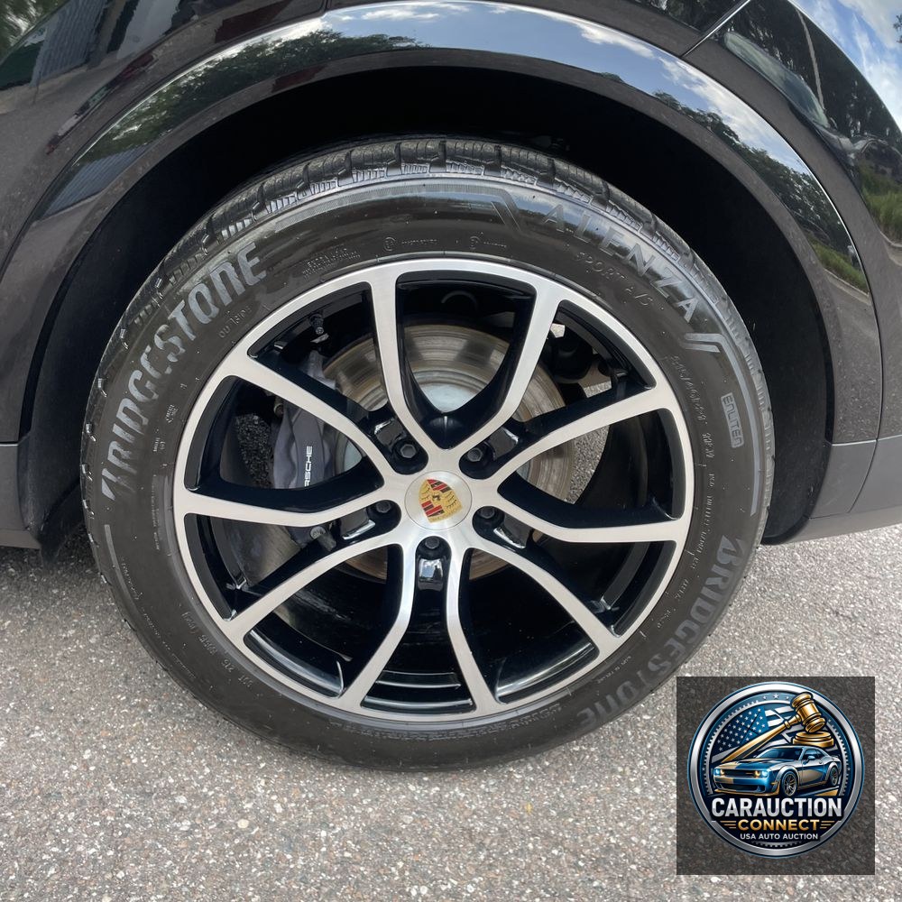 2024 Porsche Cayenne Base