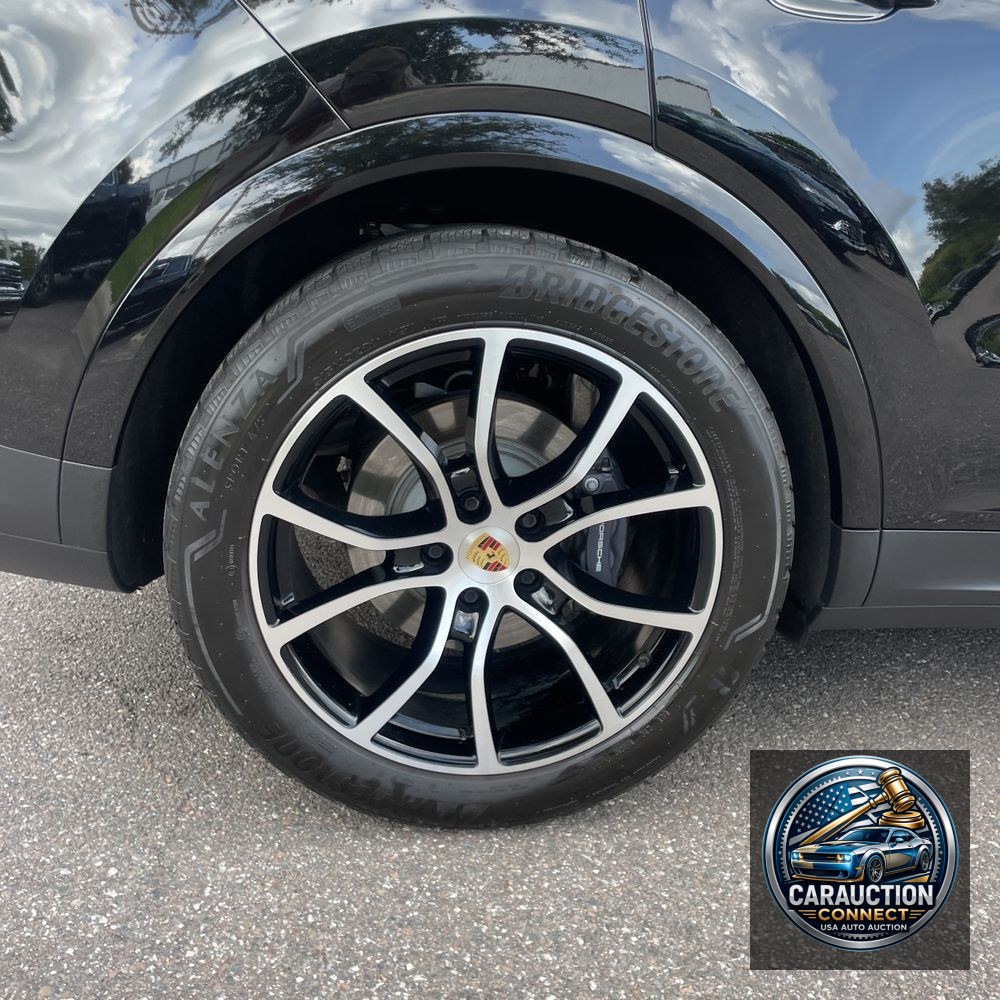 2024 Porsche Cayenne Base