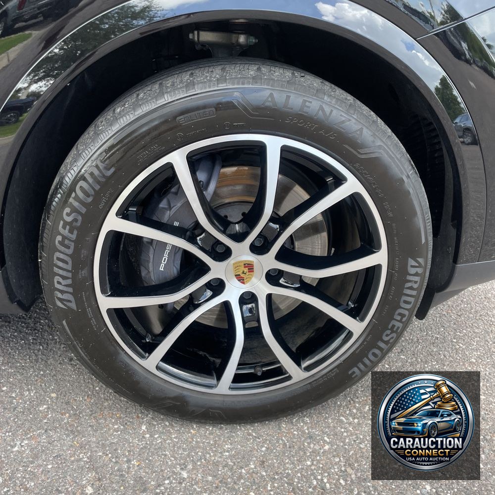 2024 Porsche Cayenne Base