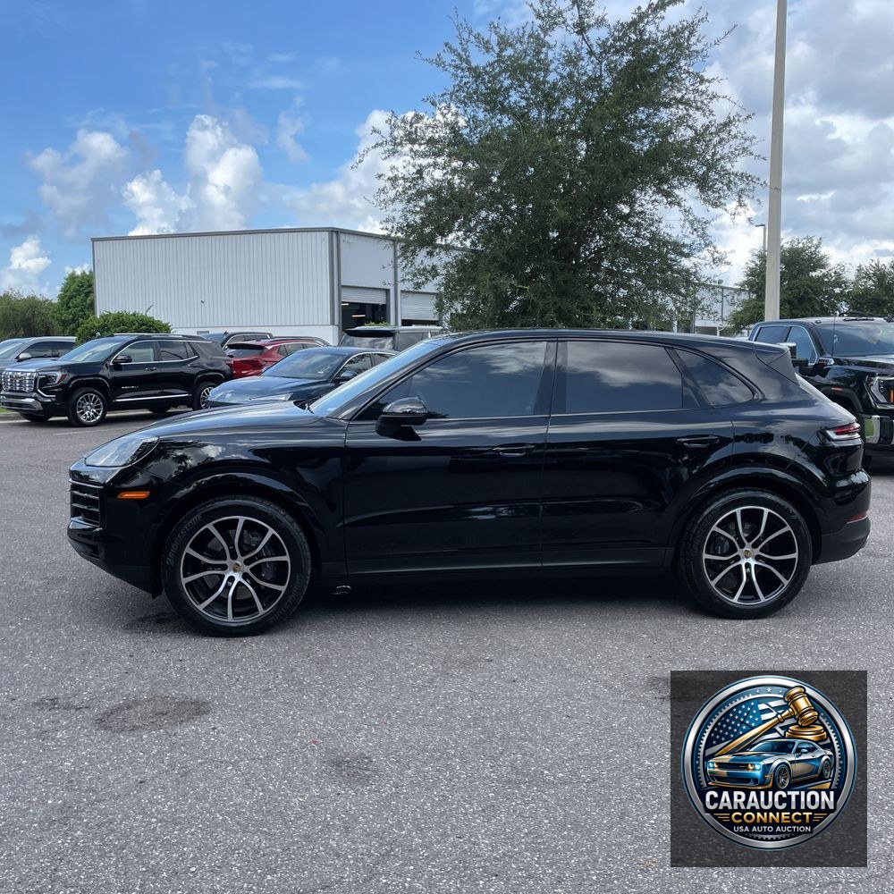 2024 Porsche Cayenne Base