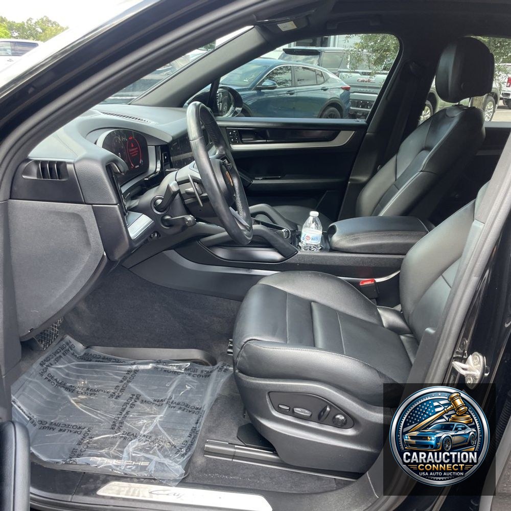 2024 Porsche Cayenne Base