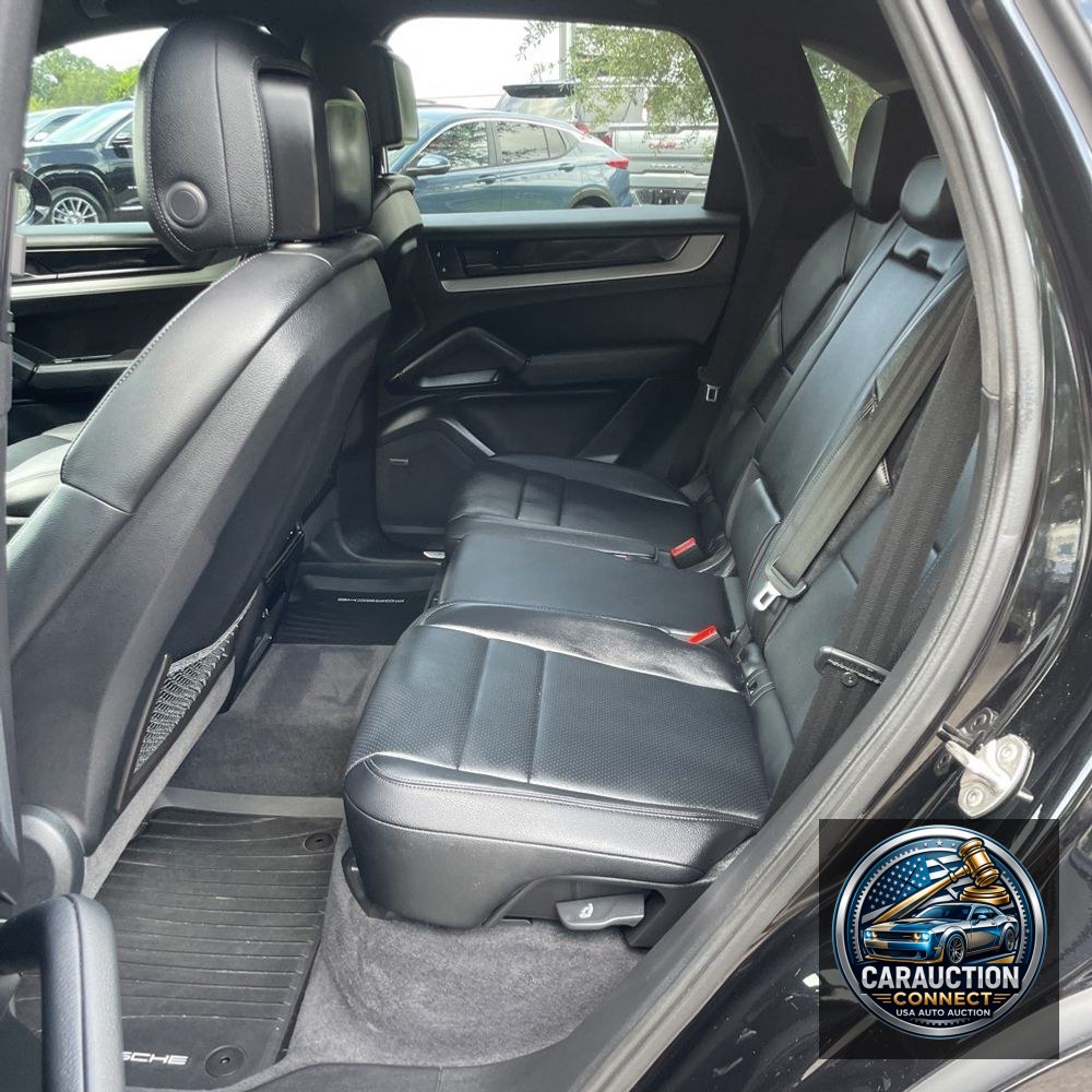 2024 Porsche Cayenne Base