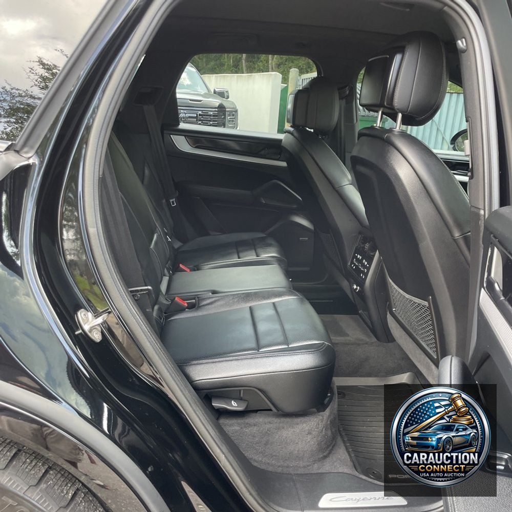 2024 Porsche Cayenne Base