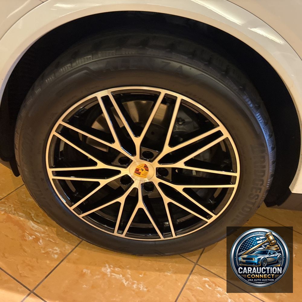 2024 Porsche Cayenne Base