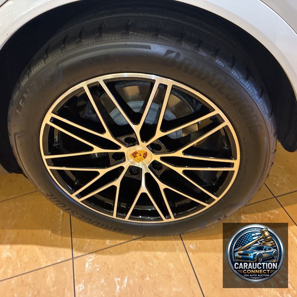 2024 Porsche Cayenne Base