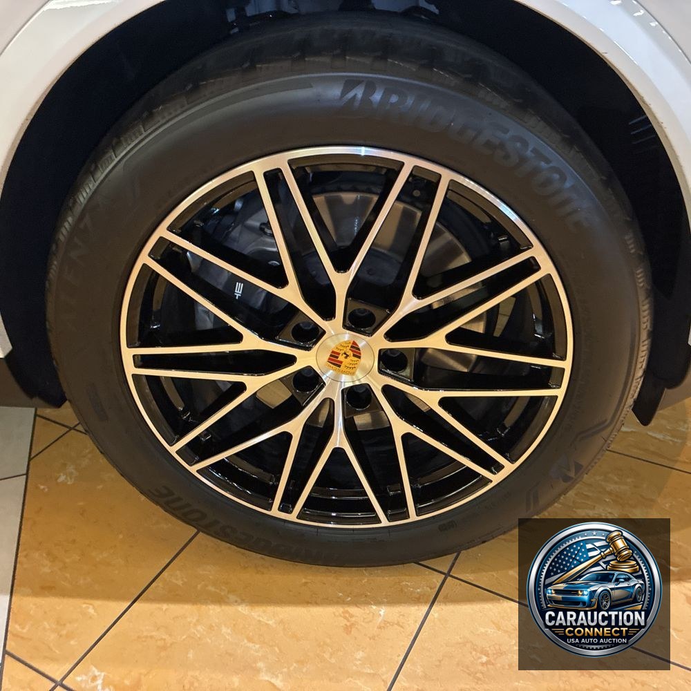 2024 Porsche Cayenne Base