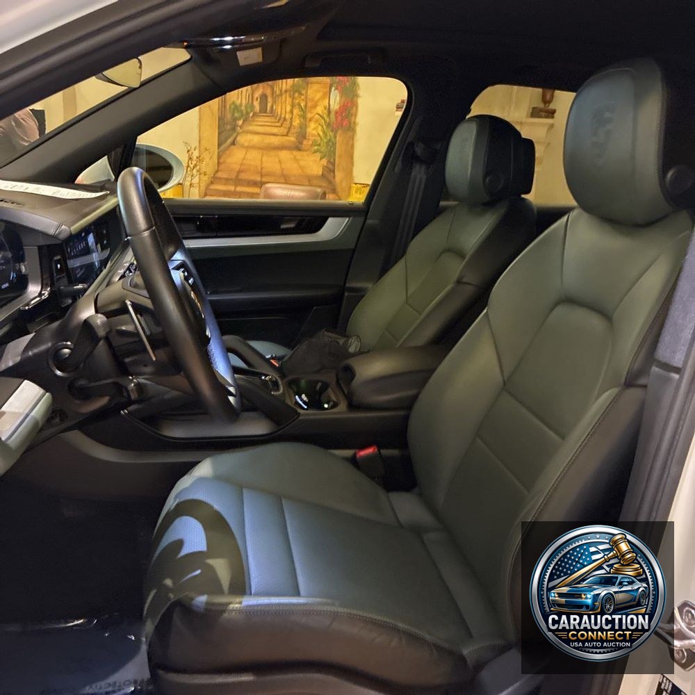 2024 Porsche Cayenne Base