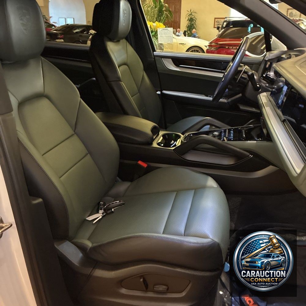 2024 Porsche Cayenne Base