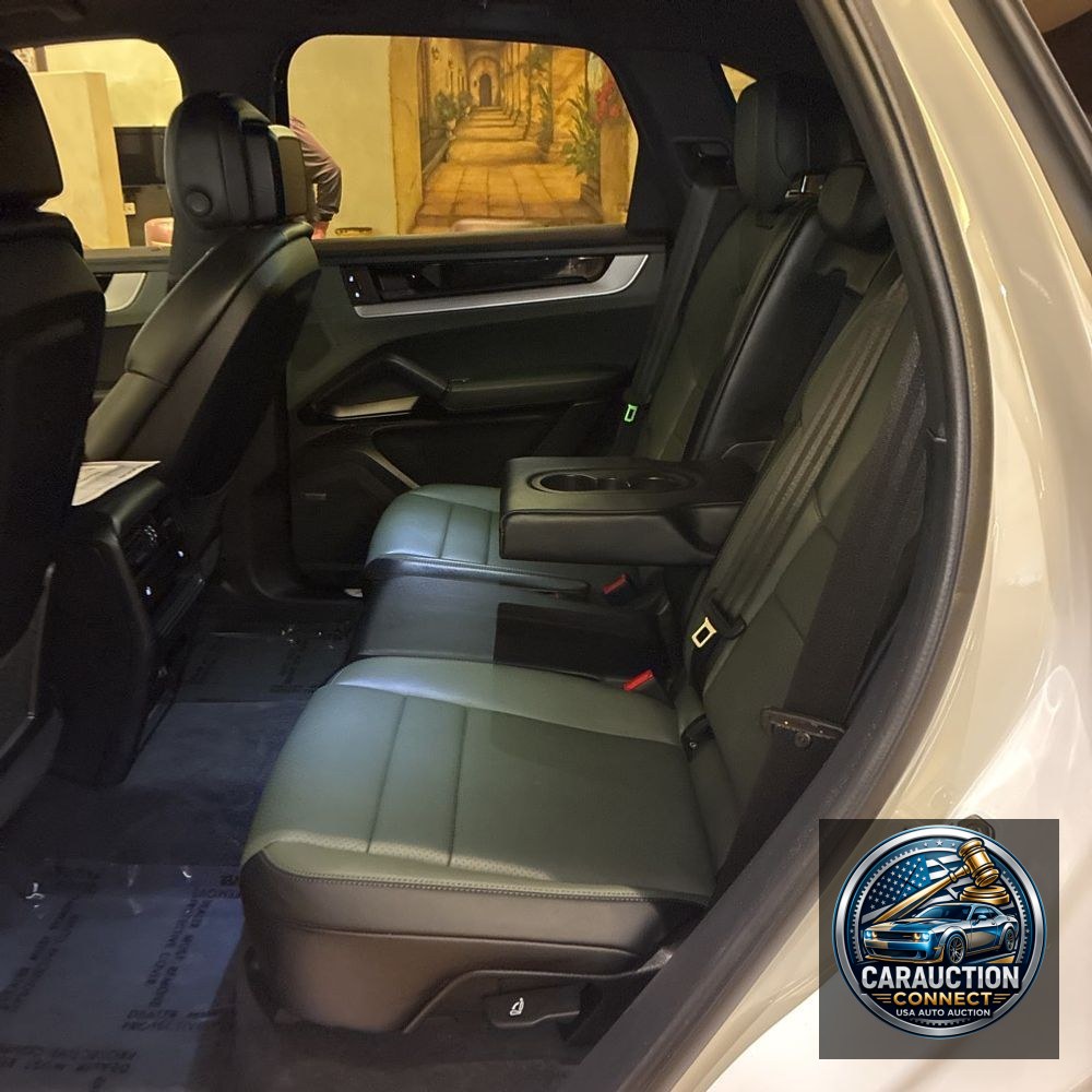 2024 Porsche Cayenne Base