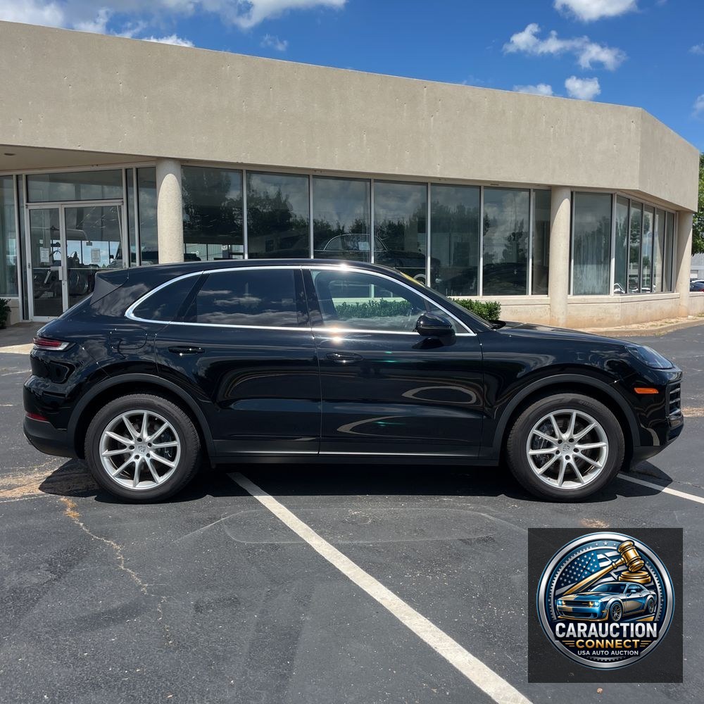 2024 Porsche Cayenne Base