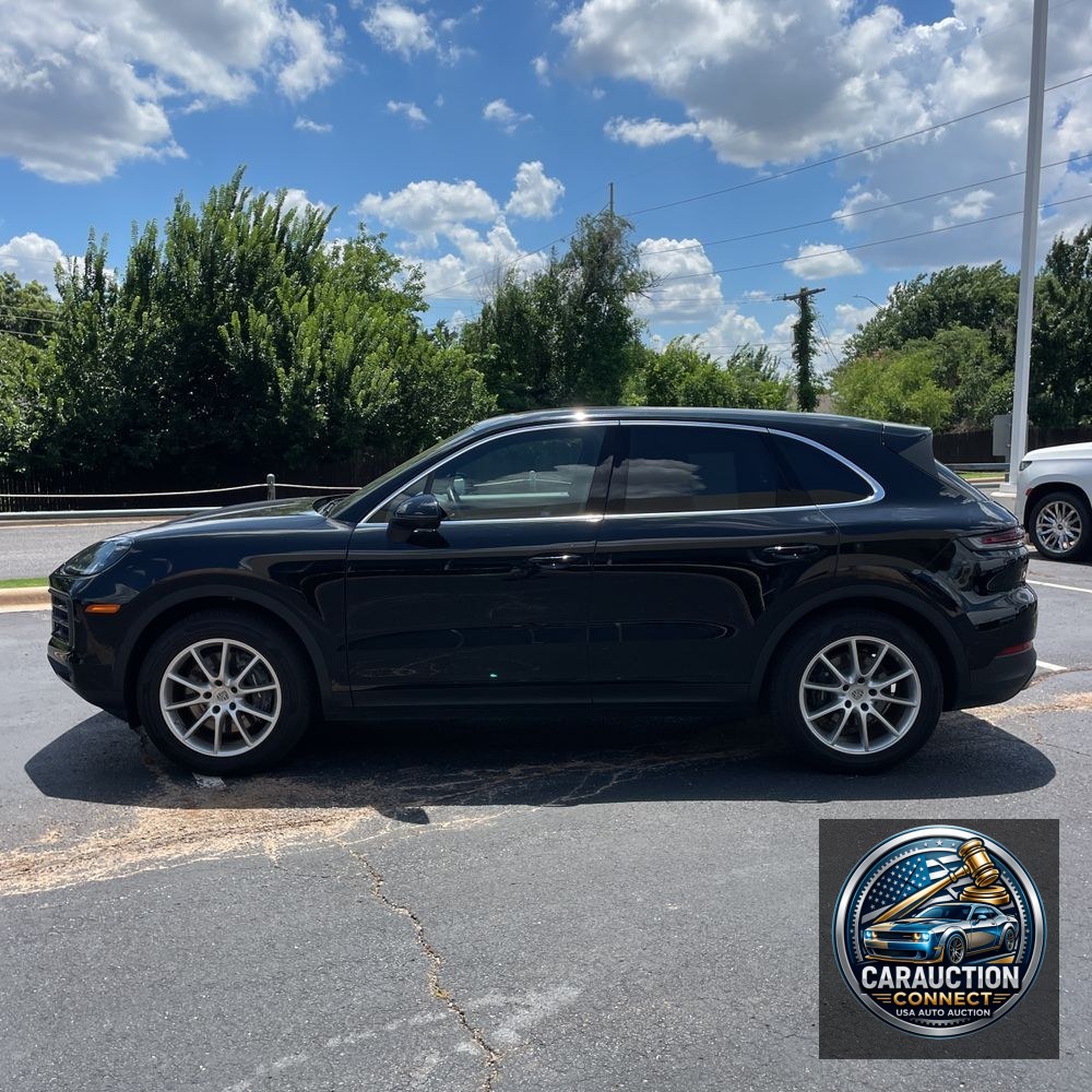 2024 Porsche Cayenne Base