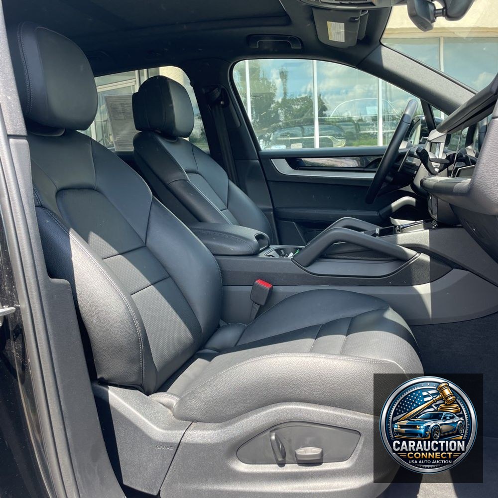 2024 Porsche Cayenne Base