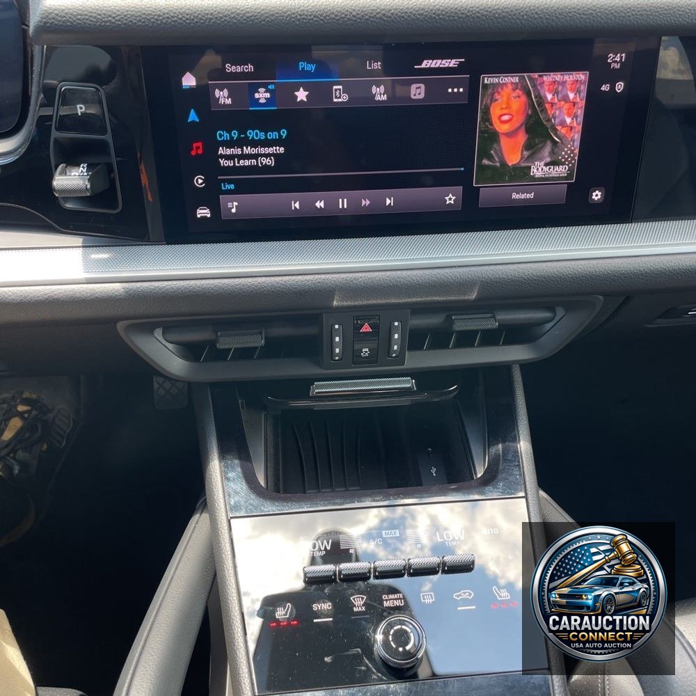 2024 Porsche Cayenne Base
