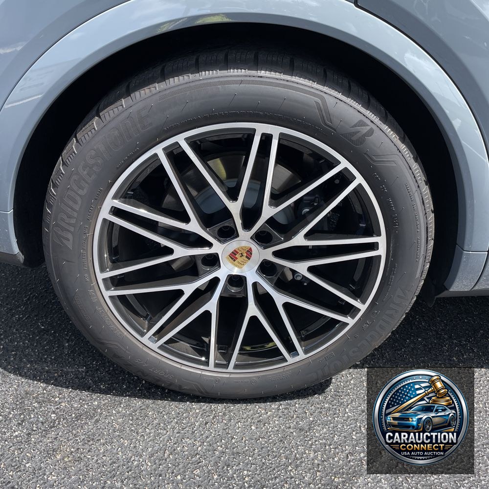 2024 Porsche Cayenne Base