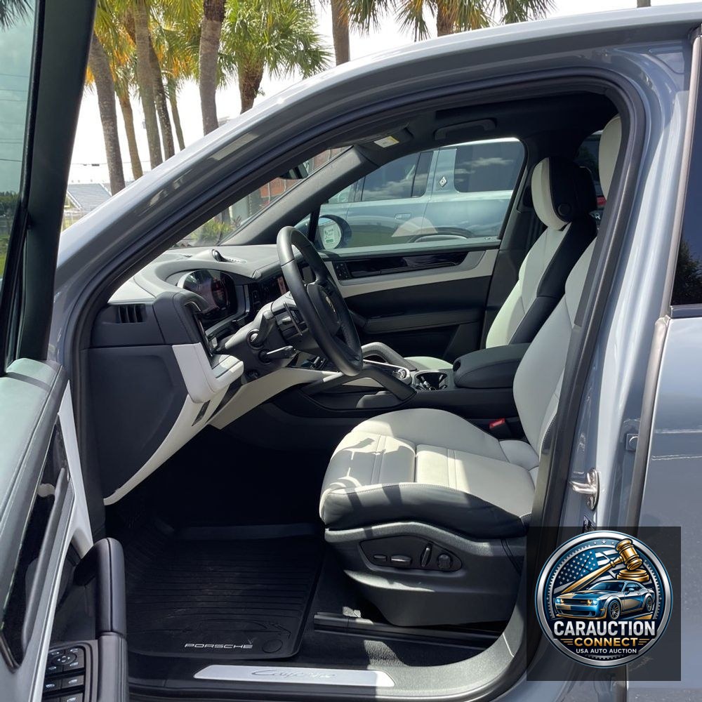 2024 Porsche Cayenne Base