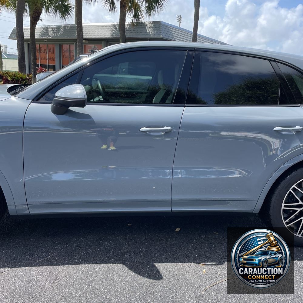 2024 Porsche Cayenne Base