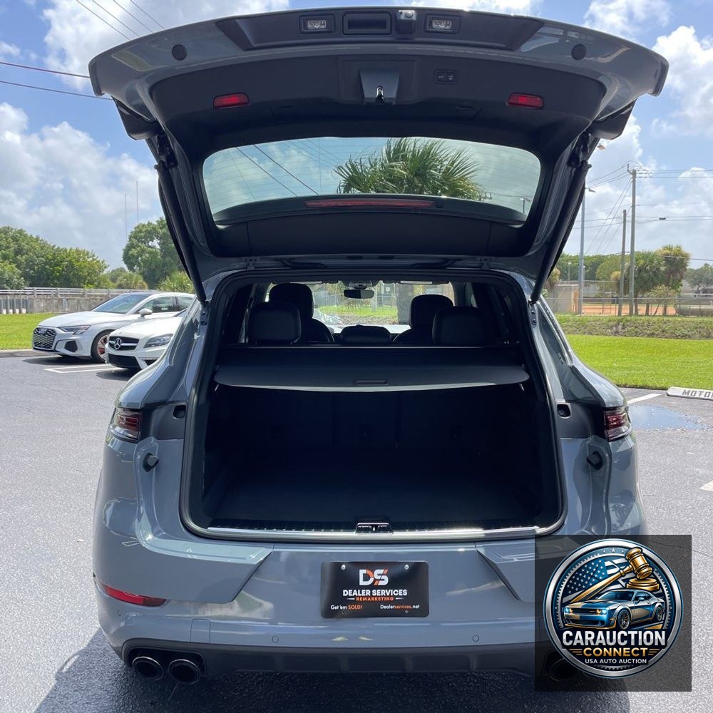 2024 Porsche Cayenne Base