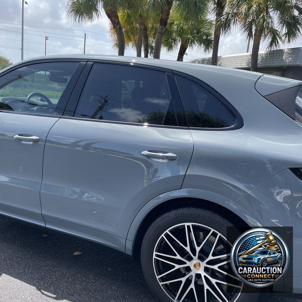 2024 Porsche Cayenne Base