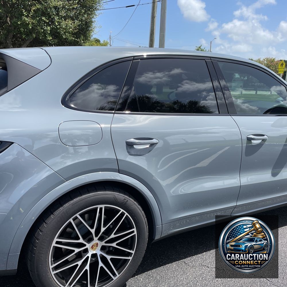 2024 Porsche Cayenne Base
