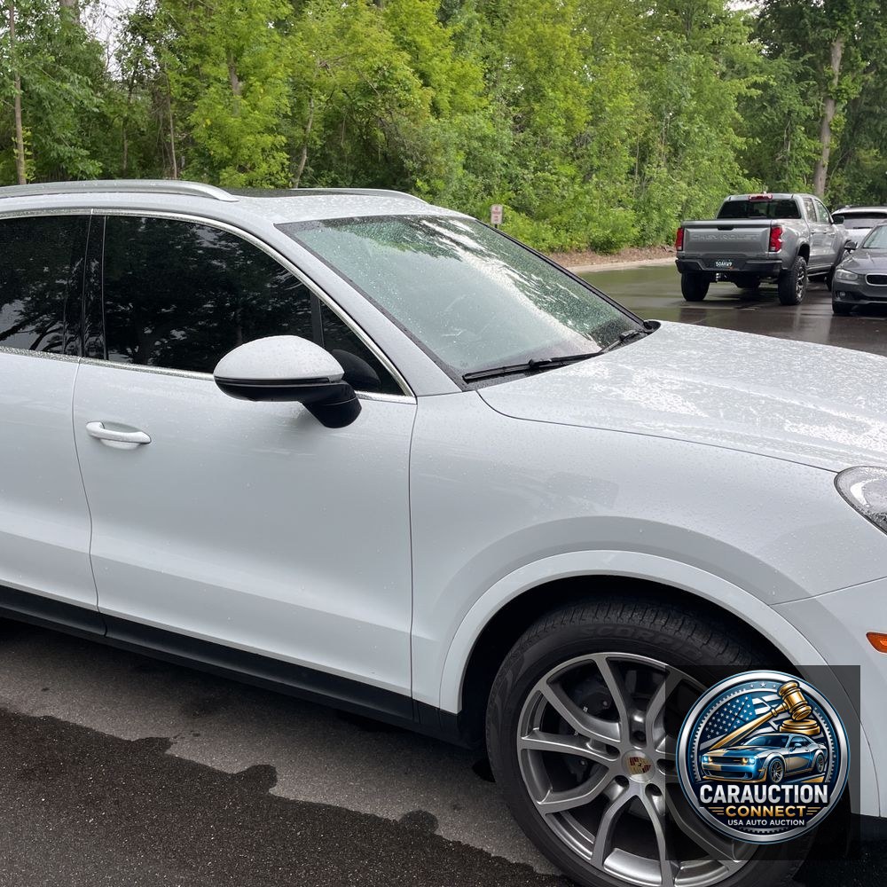 2022 Porsche Cayenne Base