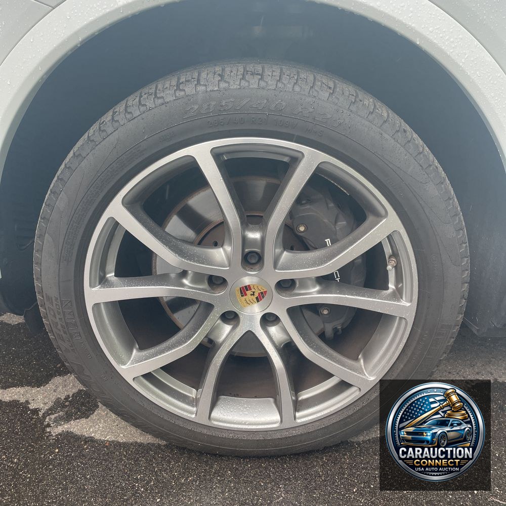 2022 Porsche Cayenne Base