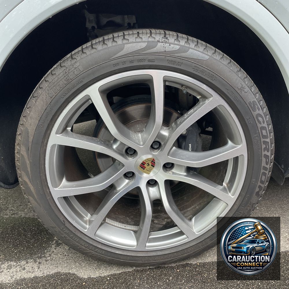 2022 Porsche Cayenne Base