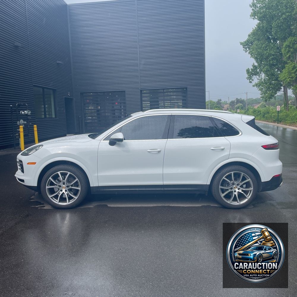 2022 Porsche Cayenne Base