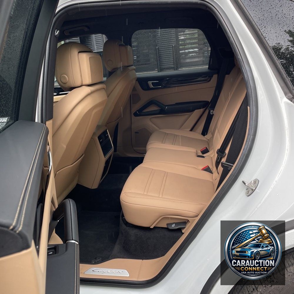 2022 Porsche Cayenne Base