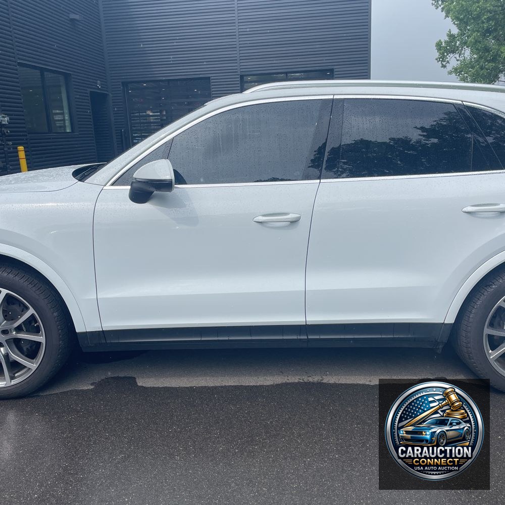 2022 Porsche Cayenne Base
