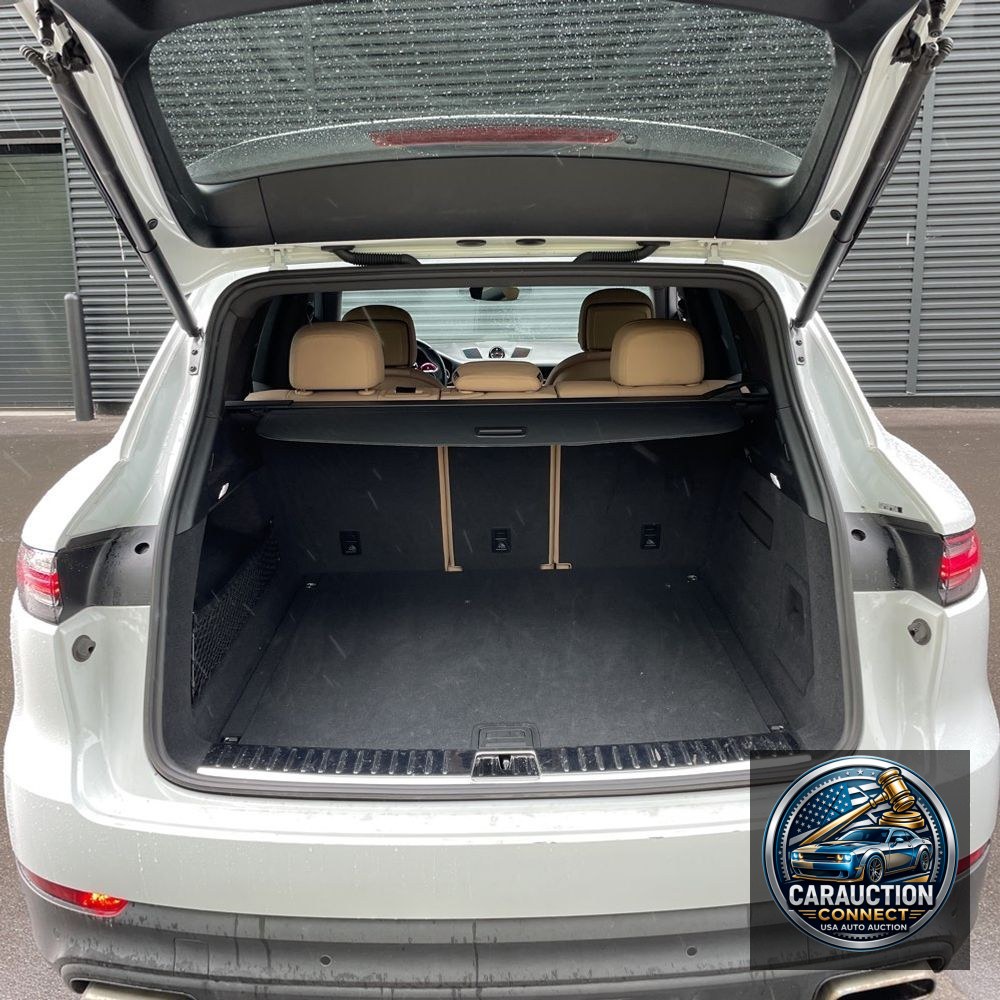 2022 Porsche Cayenne Base