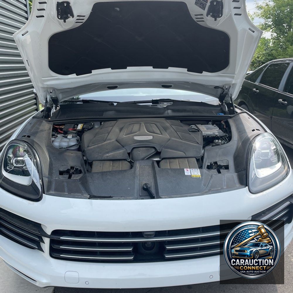 2022 Porsche Cayenne Base