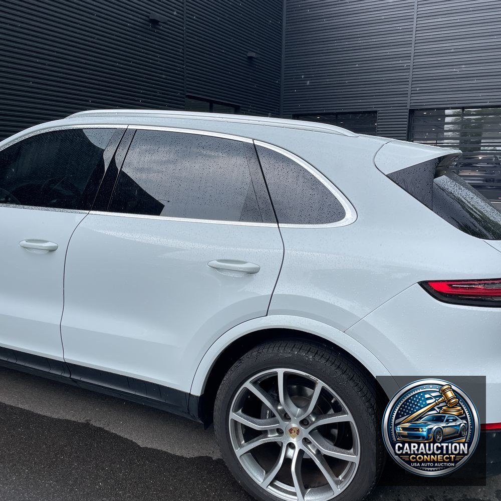 2022 Porsche Cayenne Base