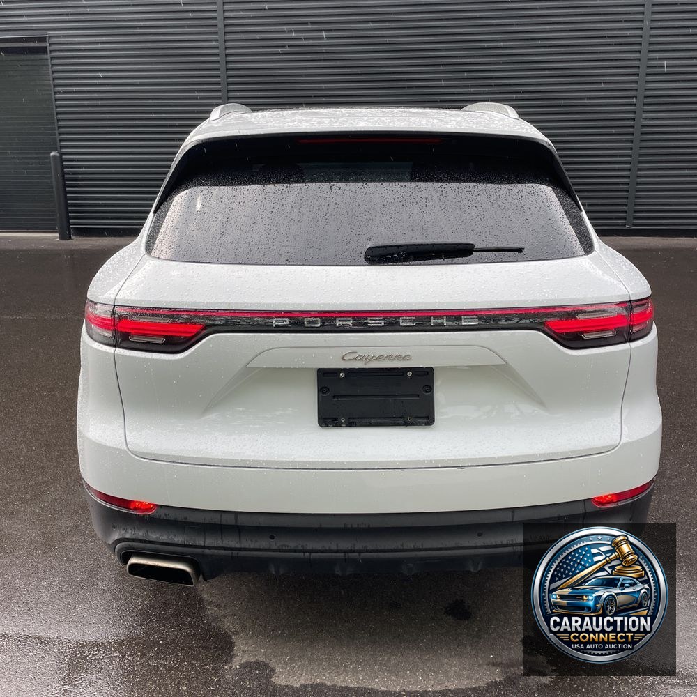 2022 Porsche Cayenne Base