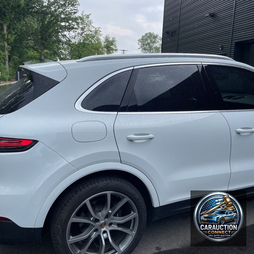 2022 Porsche Cayenne Base
