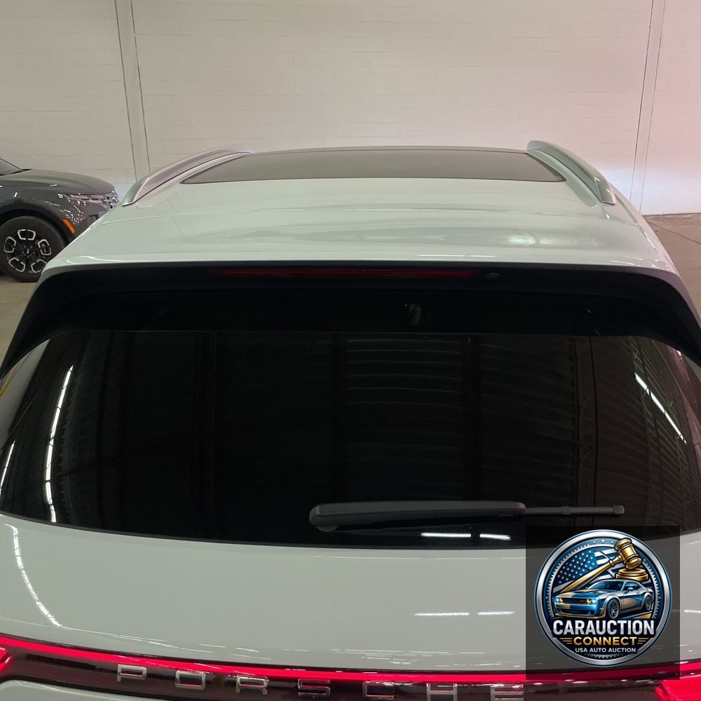 2023 Porsche Cayenne Platinum Edition