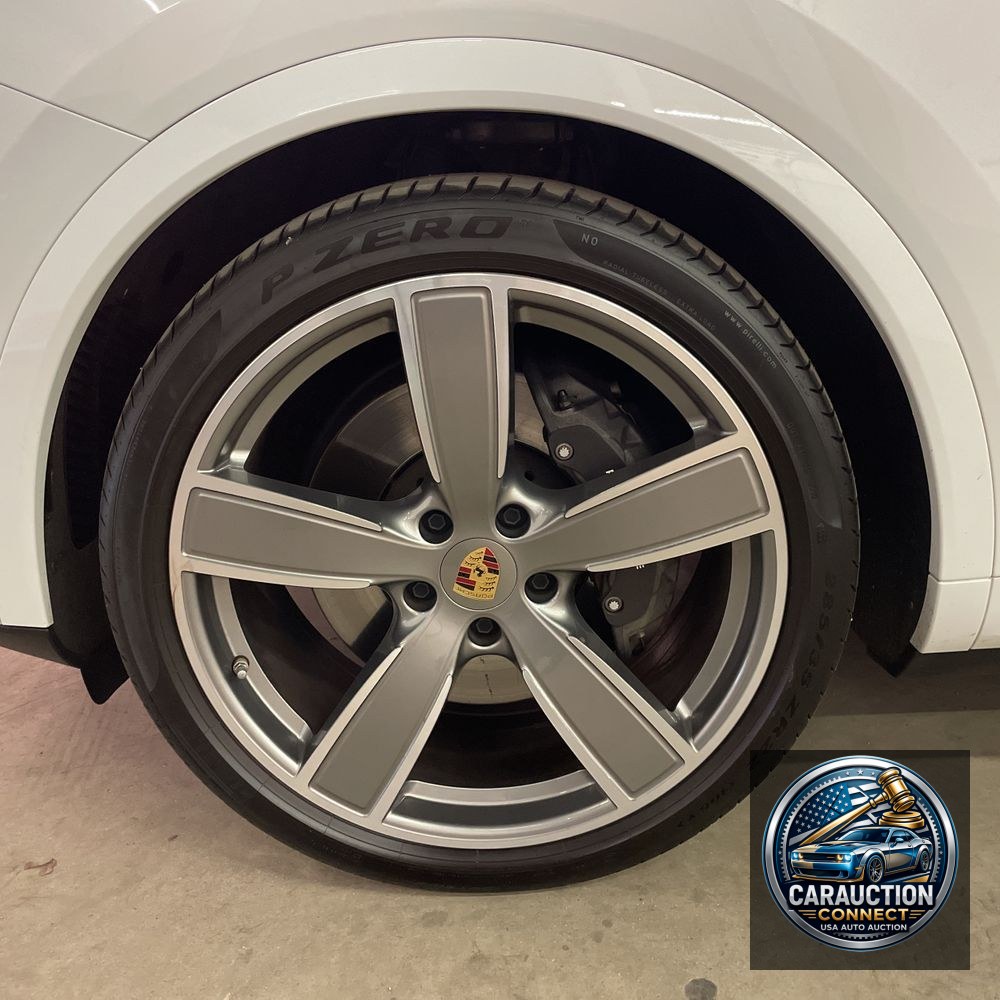 2023 Porsche Cayenne Platinum Edition