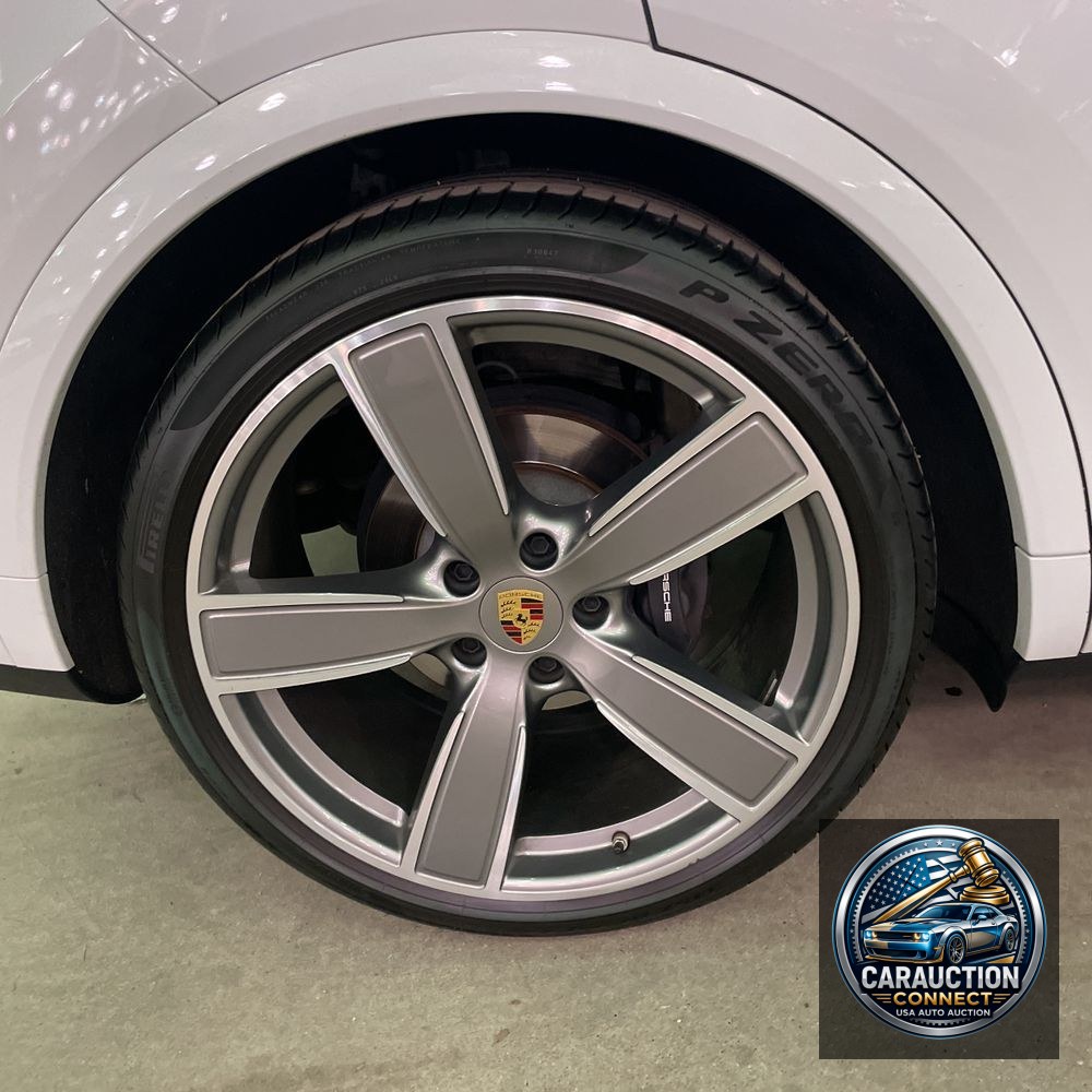 2023 Porsche Cayenne Platinum Edition
